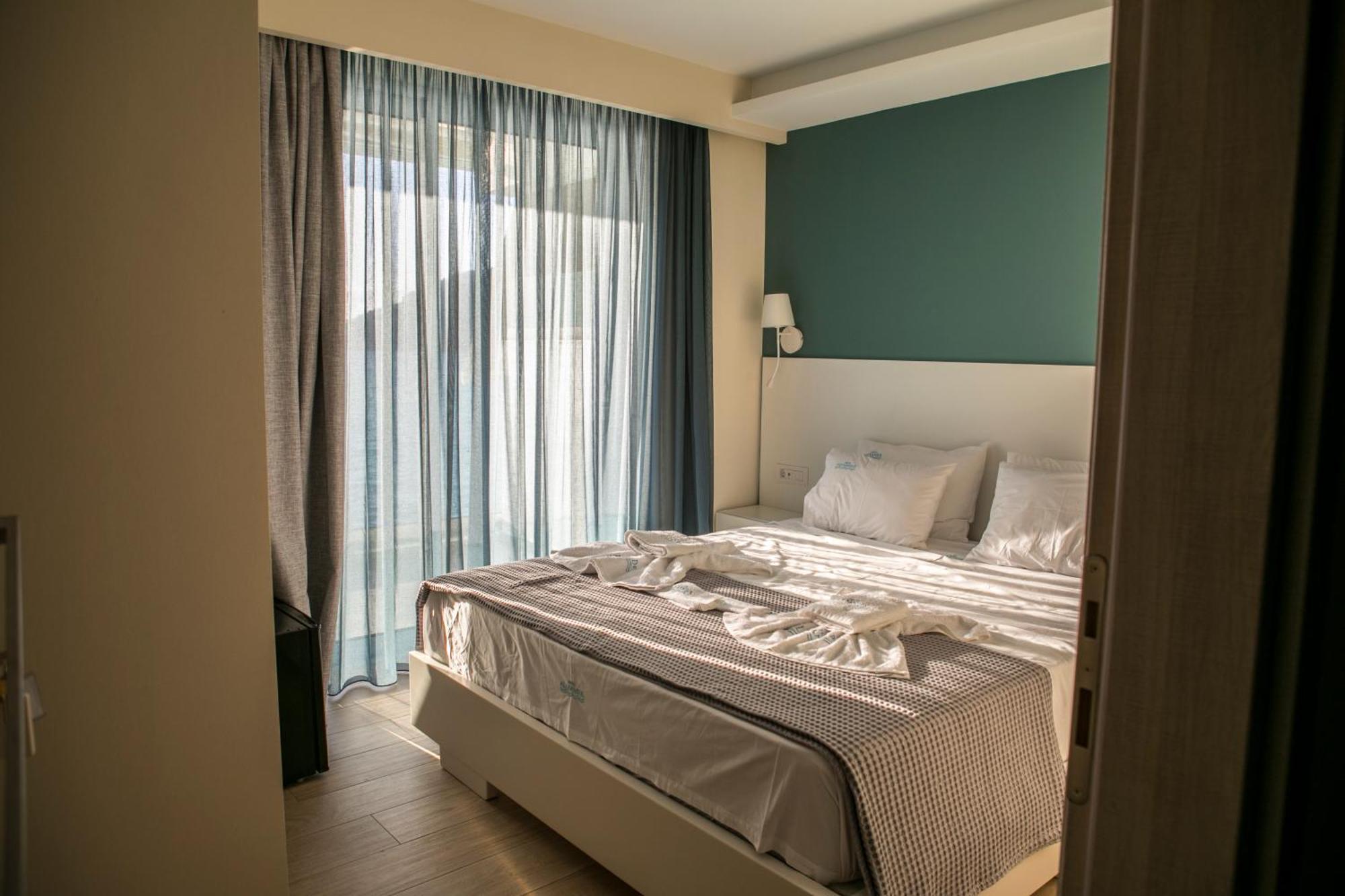 Hotel Alexander Mýtikas Eksteriør billede